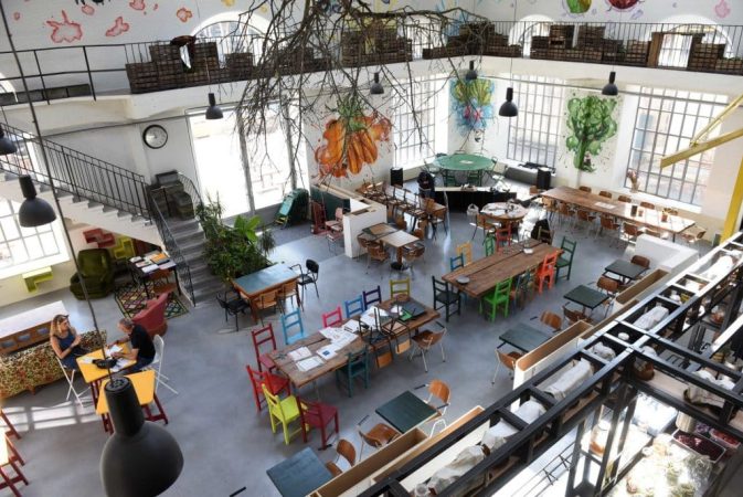 La-Fabuleuse-cantine-Espace-receptif-Scenoria