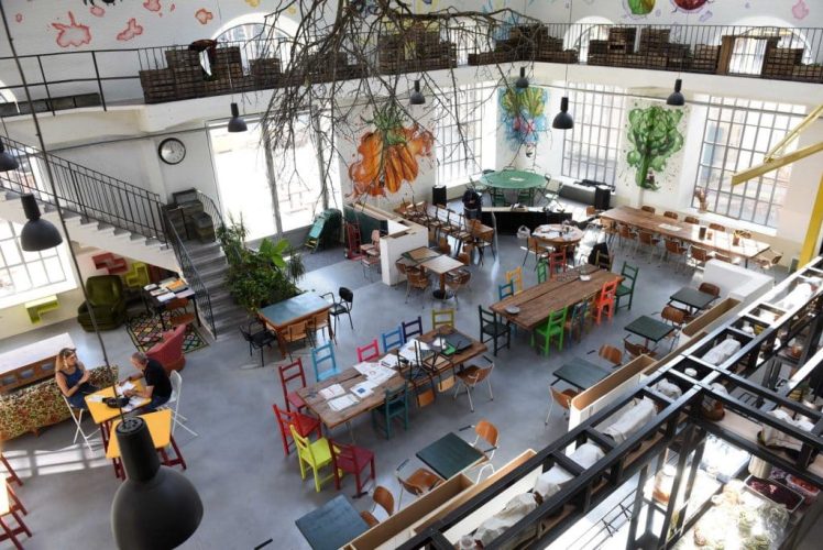 La-Fabuleuse-cantine-Espace-receptif-Scenoria