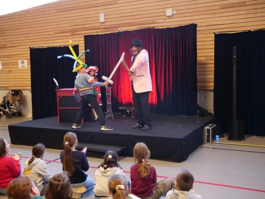 Sculpteur sur Ballons (Arbre de Noël) | Scenoria